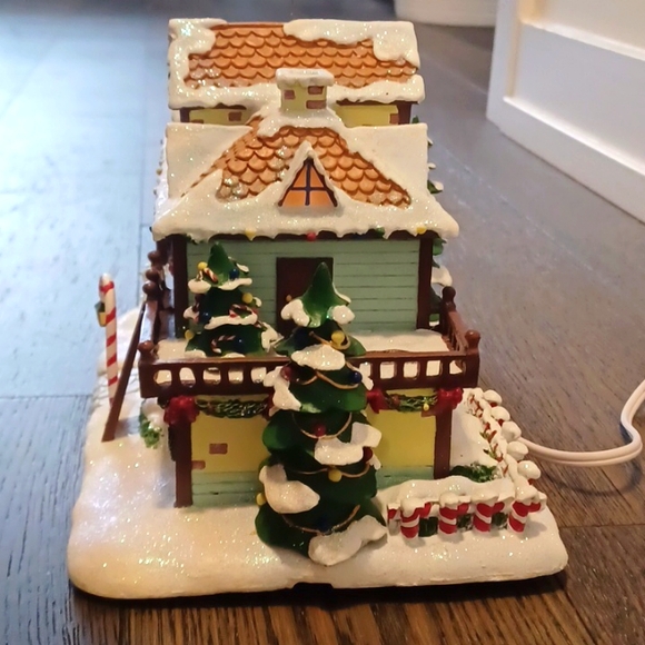 Hawthorne Village Elf Dormitory Rudolph Christmas Town Collection Building House - Picture 5 of 15